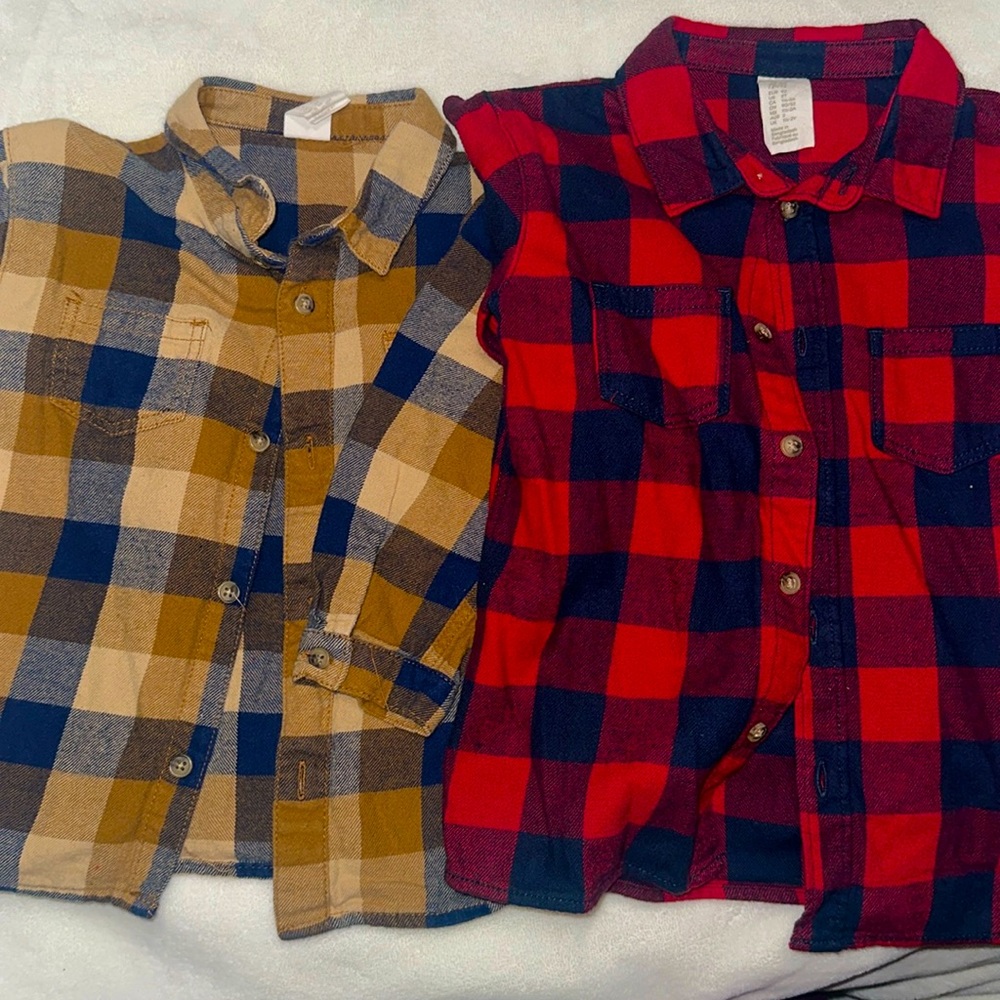 Kids Flannel from H&M size 2T or 12-18 months good condition includes both